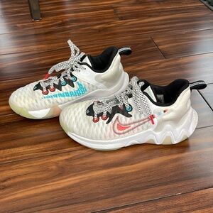 Nike Giannis Ante Kounmpo Youth Size 4 (4Y)Tennis Shoes Used - See Photos